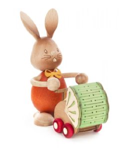Osterhase Stupsi mit Kinderwagen
